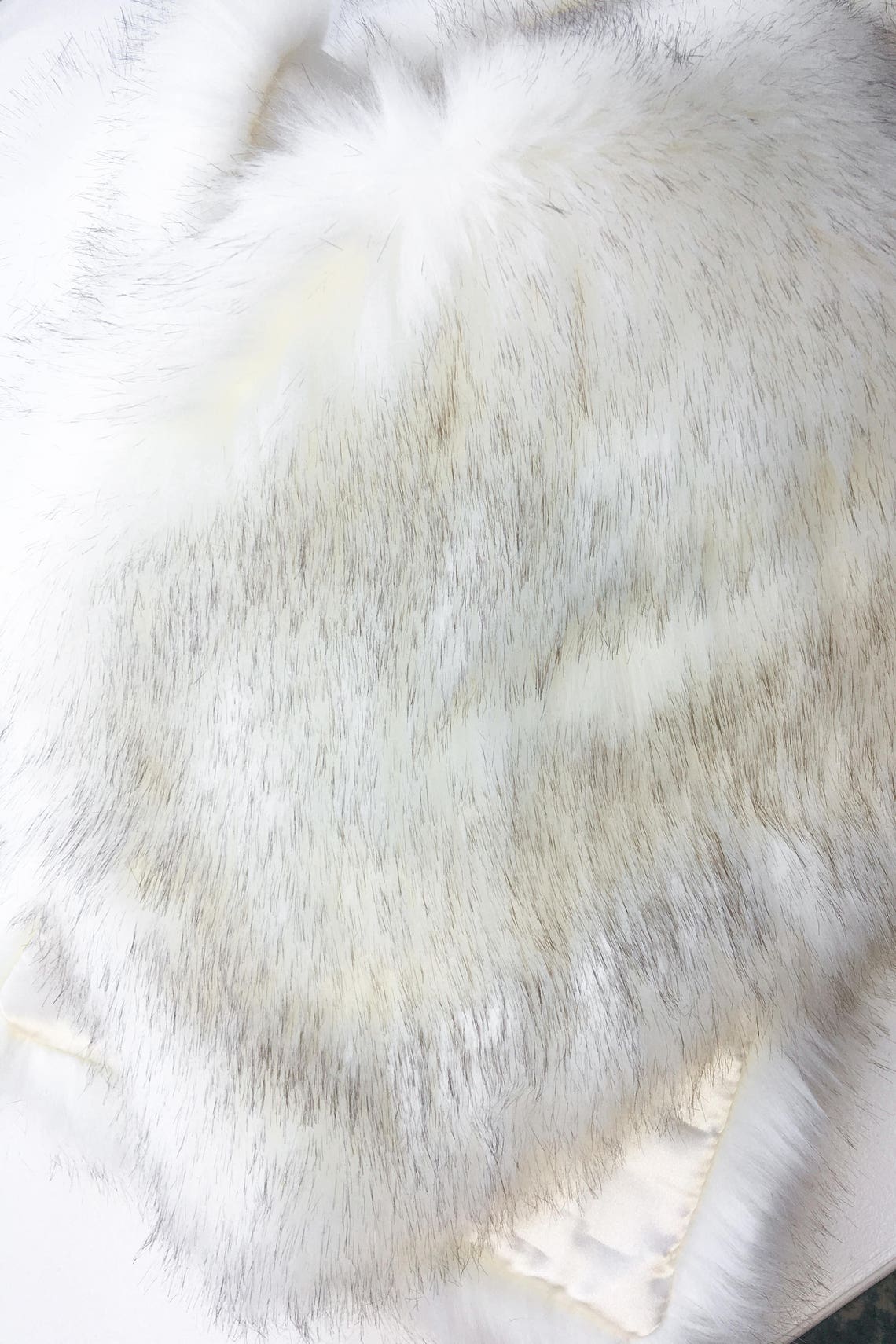 Ivory with black tips faux fur - огляд і ціна Stole Wedding Shawl