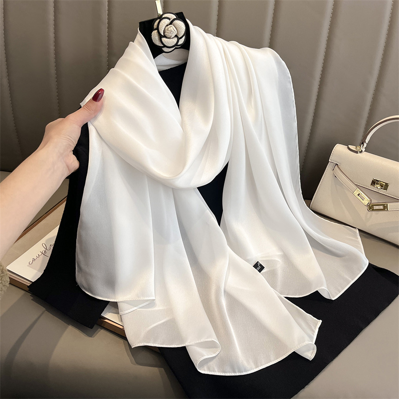 2024 Luxury Brand Spring Large - огляд і ціна Silk Neck Scarf